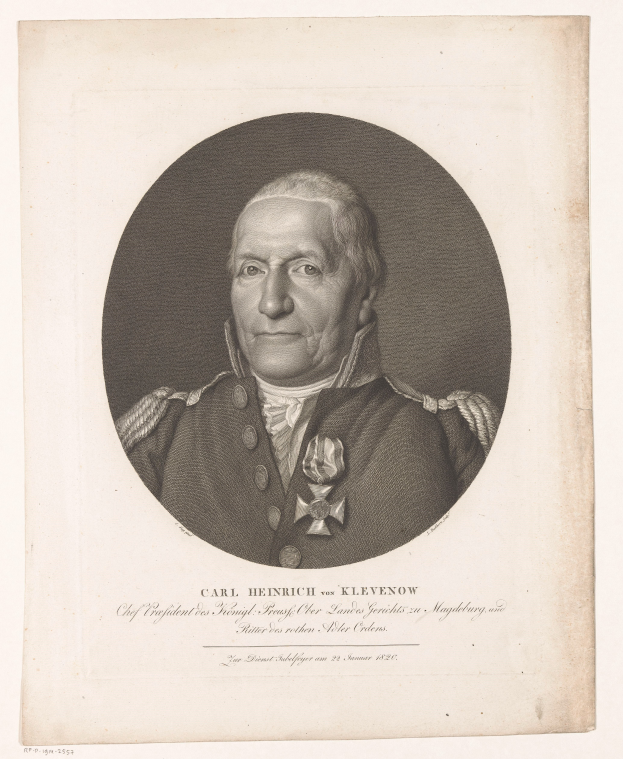 Schwarzes und weißes Porträt des deutschen Generals Carl Heinrich von Klevenow in militärischer Uniform mit Text unten.