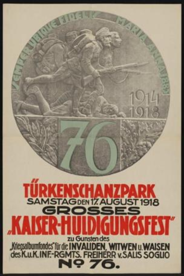 Plakat zum 70-jährigen Jubiläum des Kaiser-Huldigungsfestes in Berlin, Deutschland, mit einer Gruppe von Menschen in der Mitte, umrahmt von Text und Zahlen in einem klassischen Photo-Rahmen.
