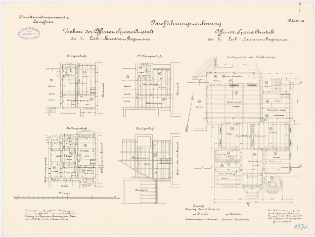 Schwarzer und weißer Grundriss des ehemaligen Bundeskanzleramts mit detaillierten Entwurfs- und Architekturzeichnungen.