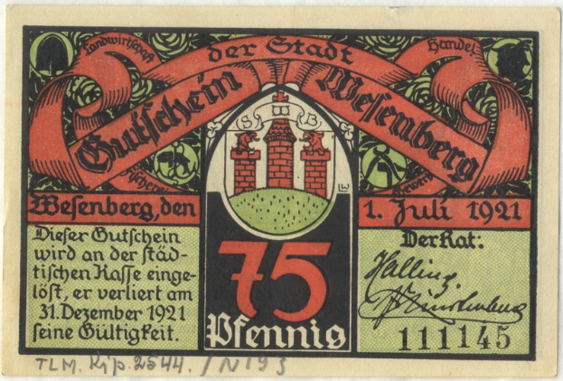Ein altes deutsches Geldstück mit einem Gebäude darauf, der Text 'Bundesliga' und ein Logo unten, vor einem weißen Hintergrund.