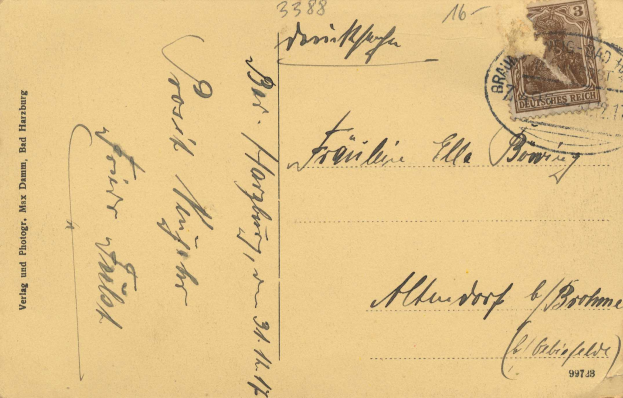 Eine alte Postkarte mit einer Briefmarke, die von Deutschland nach Deutschland gesendet wurde und handgeschriebene Texte enthält.