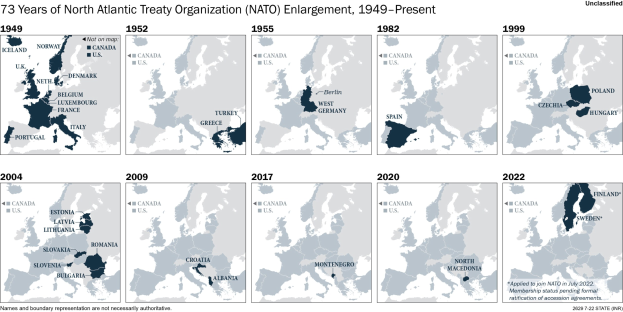 Karte der NATO-Erweiterung von 1949 bis heute, die die Erweiterung der Organisation in verschiedenen Regionen über 73 Jahre hinweg zeigt.