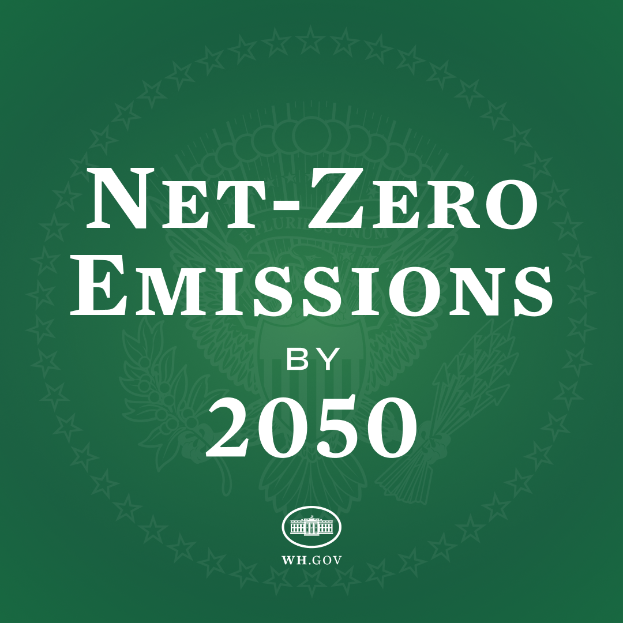 Ein grüner Hintergrund mit der fettgedruckten weißen Schrift "net-zero Emissionen bis 2050"